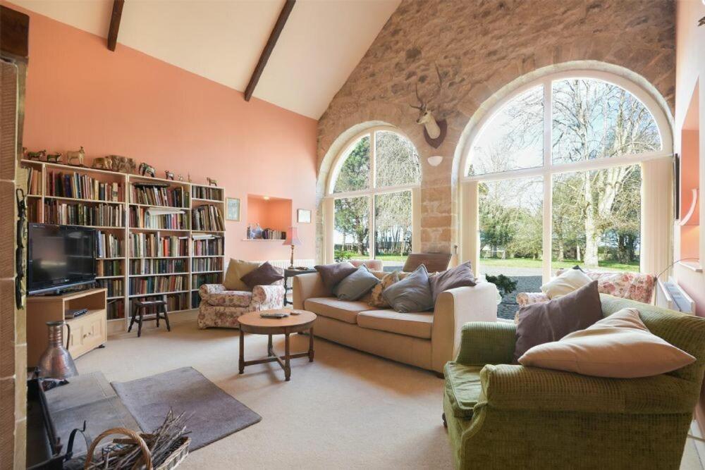Вилла Craster Tower Coach House Экстерьер фото