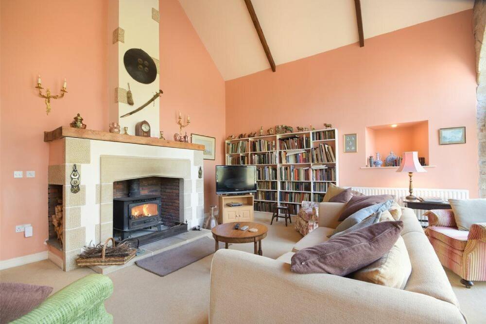 Вилла Craster Tower Coach House Экстерьер фото