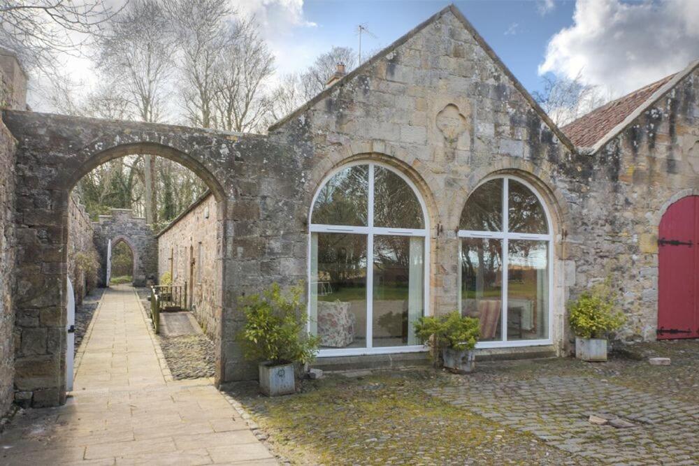 Вилла Craster Tower Coach House Экстерьер фото