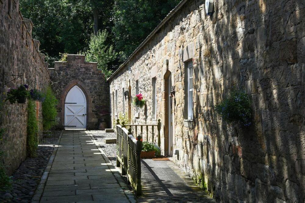 Вилла Craster Tower Coach House Экстерьер фото